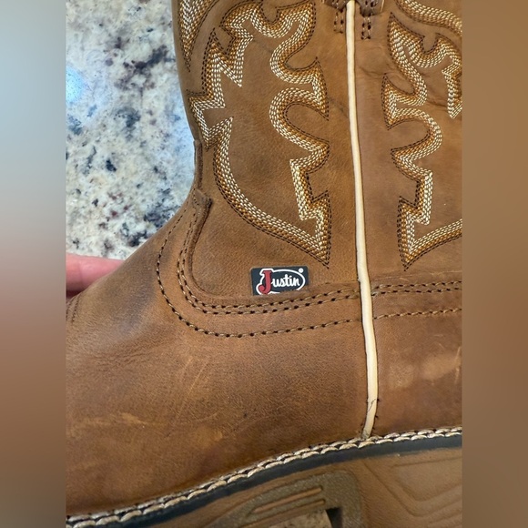 Justin Children's Rush Junior Saddle
Cowhide Tan Western Boots NWOT - Picture 4 of 8